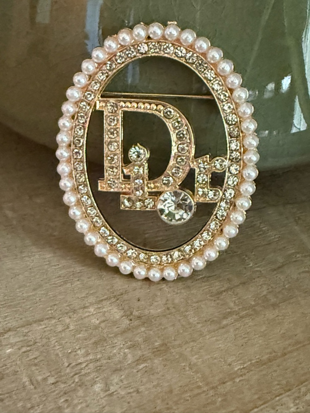 Gold Tone Pearl & Rhinestone Oval Brooch – Dior Style Statement - Picture 4 of 7